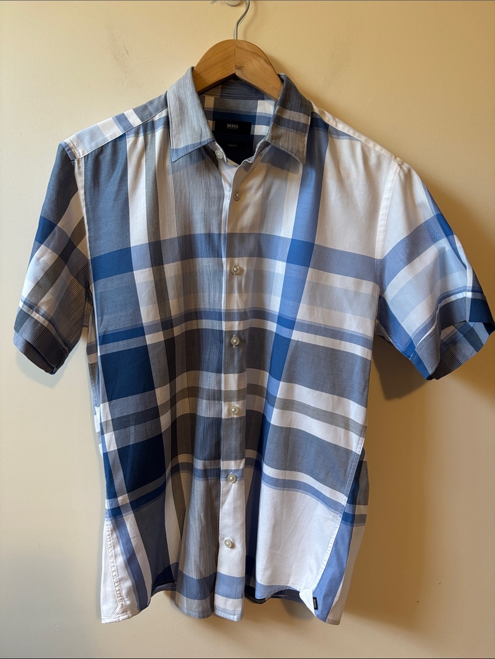 Hugo BOSS Blue and White Plaid Short-Sleeve Button-Down Shirt